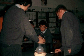 science experiment - ballon in vacuum jar